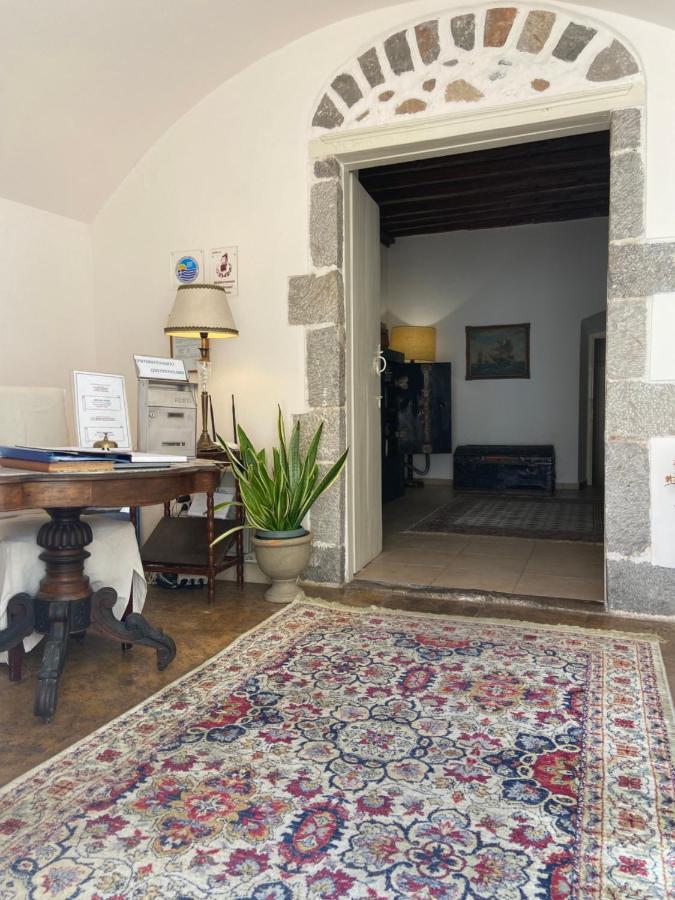 スペツェス Economou Mansionアパートホテル エクステリア 写真