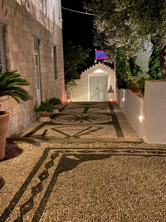 スペツェス Economou Mansionアパートホテル エクステリア 写真